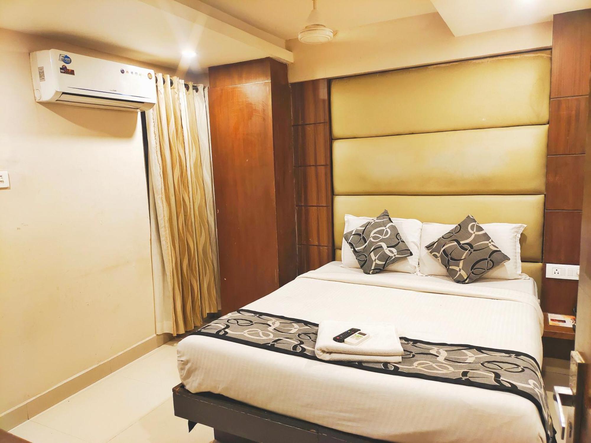 Santhi Bhavan, 2*