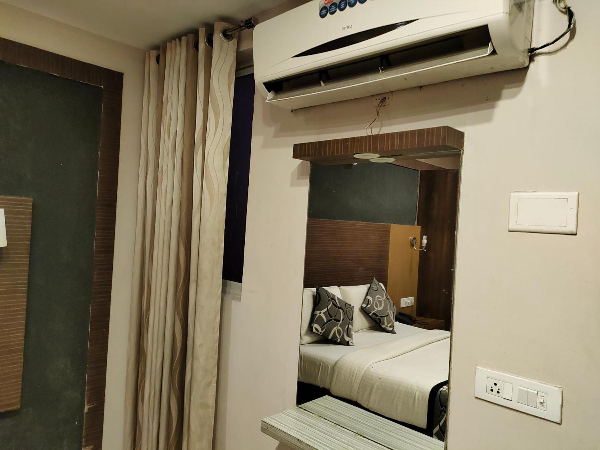 Santhi Bhavan, 2* Chennai